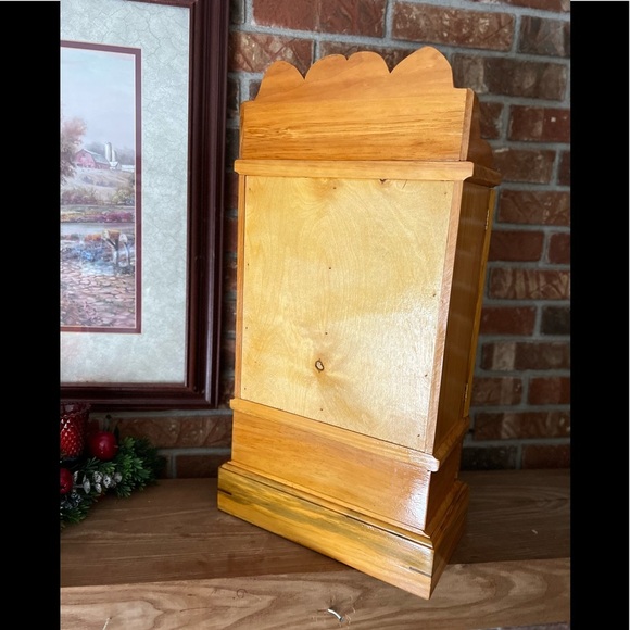 🐈Rare Vintage Large Solid Wood Hand
Carved Cat Lovers Jewelry
Armoire Heirloom - Picture 12 of 12